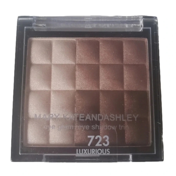 Mary Kate and Ashley Brown Eyeshadow Palette - Picture 1 of 1